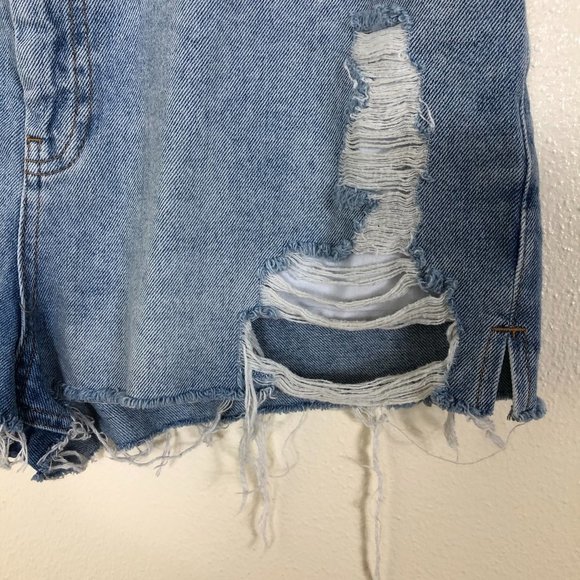 ASOS DENIM Lightwash Ripped Denim Jean Shorts 12 - Picture 2 of 11